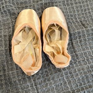 Freed of London Wingblock O maker Pointe Shoes